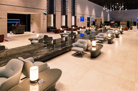 qatar airways lounge doha.